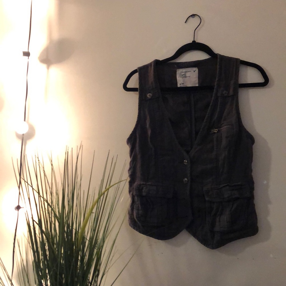 AE vest